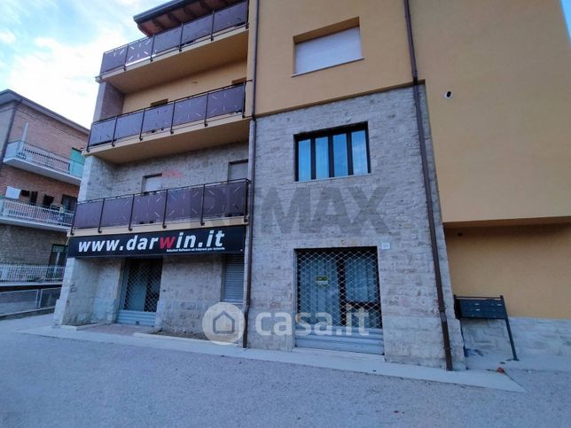 Ufficio in commerciale in Via della Madonna Alta 129
