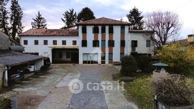 Casa indipendente in residenziale in Via Postumia 6