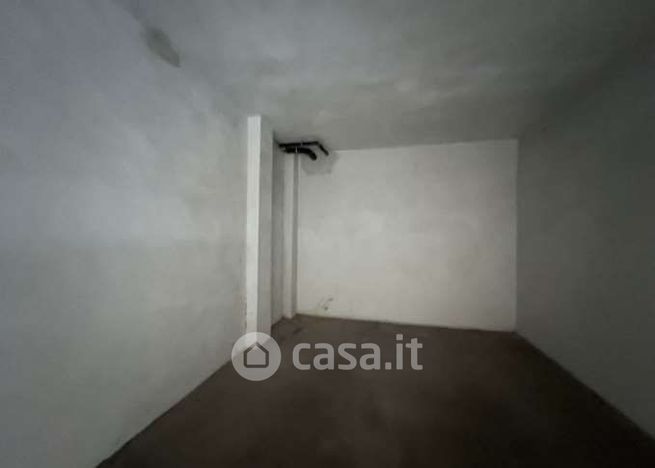 Box/posto auto in residenziale in Via Penarol de Montevideo