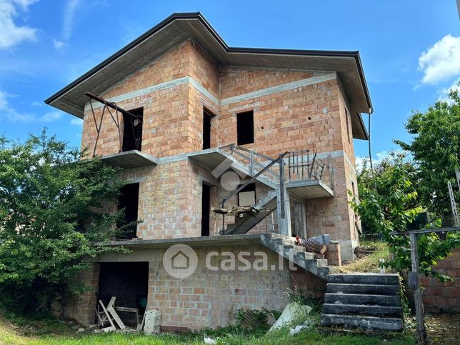 Casa indipendente in residenziale in