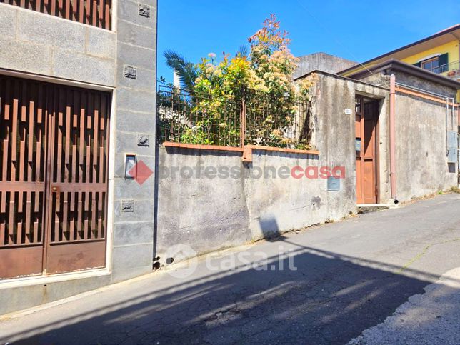 Ufficio in commerciale in Via IV Retta di Ponente 51