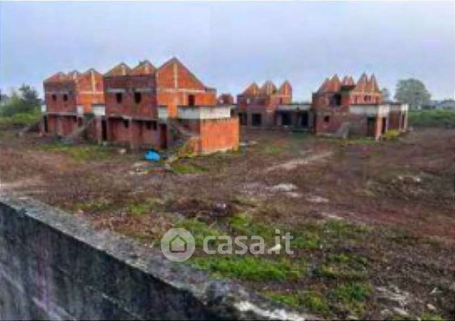 Rustico/casale in residenziale in Viale Falconera