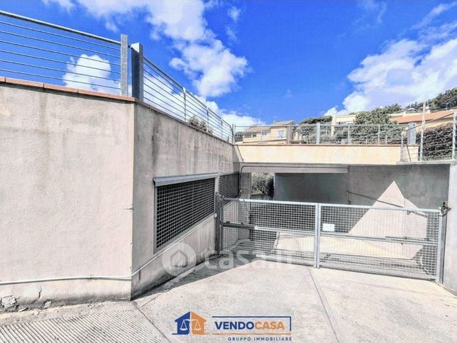 Box/posto auto in residenziale in Via XXV Aprile