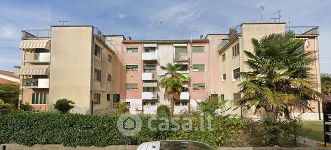 Appartamento in residenziale in Via Liguria 9