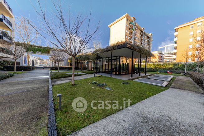 Appartamento in residenziale in Viale Fratelli Casiraghi 422