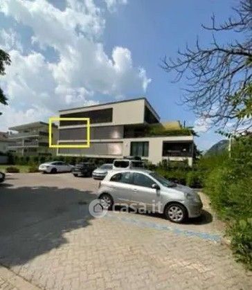 Ufficio in commerciale in Via degli Alpini