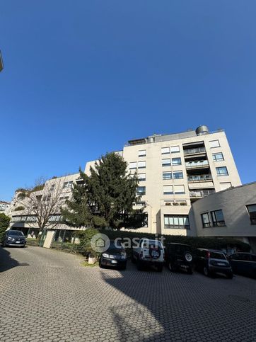 Appartamento in residenziale in Via Sondrio 13