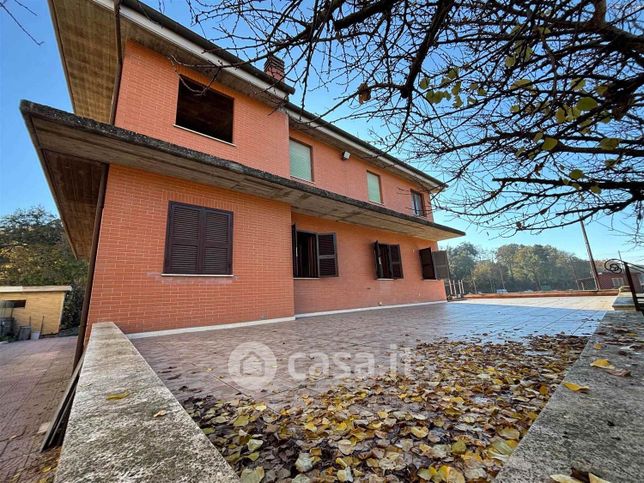 Villa in residenziale in Via di Casal del Marmo 596