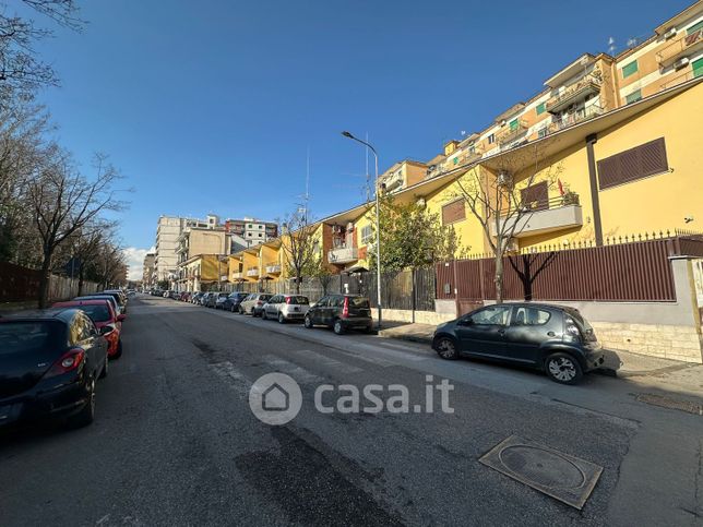 Capannone in commerciale in Via Europa 35