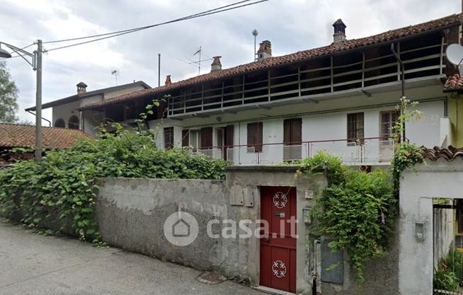 Casa indipendente in residenziale in Via Roma 5