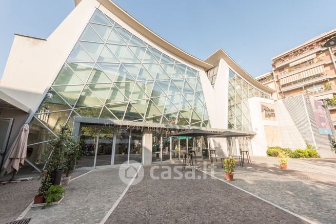 Attivitã /licenza (con o senza mura) in commerciale in Piazza Michele Muzii