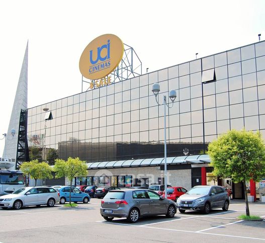 Ufficio in commerciale in Via Giovanni Gentile 3