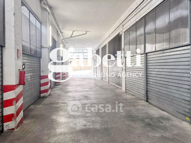 Box/posto auto in residenziale in Via Anagni 72