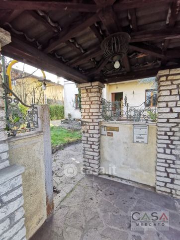 Casa bi/trifamiliare in residenziale in Via Vallenoncello