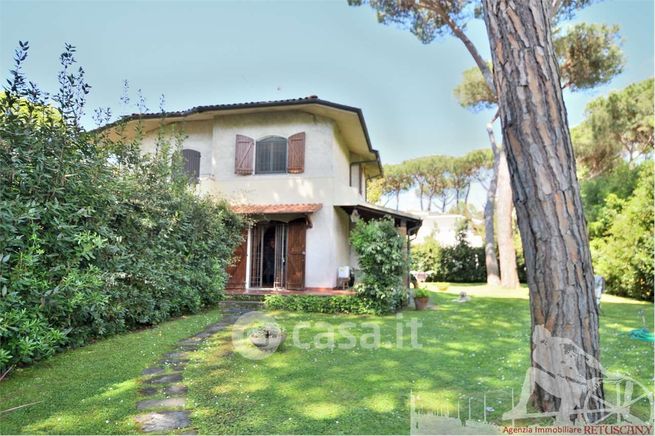 Villa in residenziale in 