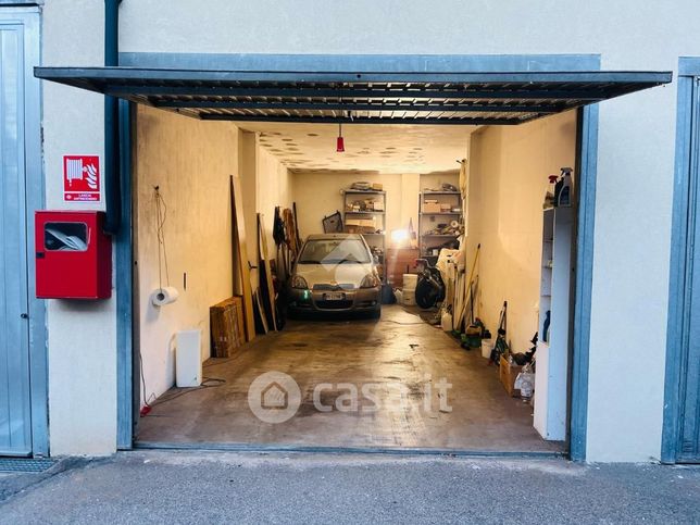 Garage/posto auto in residenziale in Via Don Carlo Mezzera 2