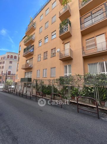 Ufficio in commerciale in Via Torquato Taramelli