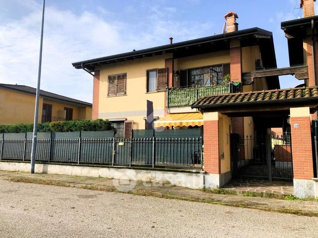 Appartamento in residenziale in Via Don F. Pianzola 14