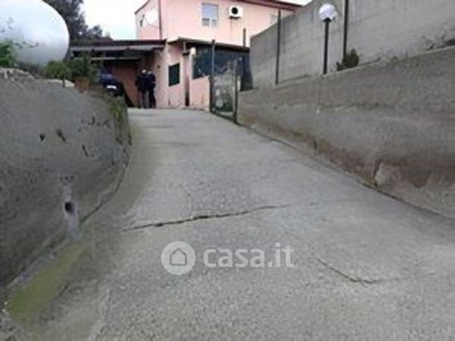 Casa indipendente in residenziale in Strada Campolino 100