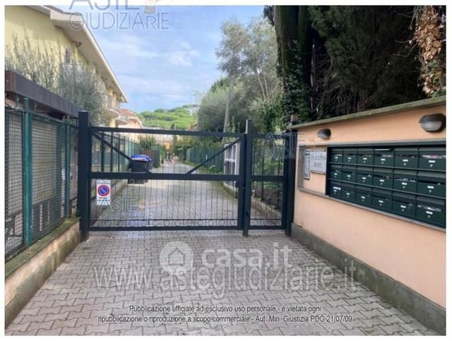 Box/posto auto in residenziale in Viale I Maggio