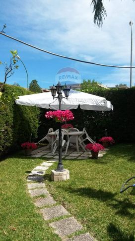 Casa bi/trifamiliare in residenziale in Contrada Marcellino 20