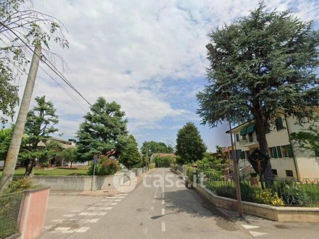Terreno agricolo in commerciale in Via Don Carlo Bellini