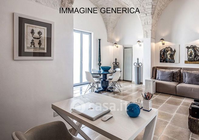 Ufficio in commerciale in Piazza Martiri della Libertà 20