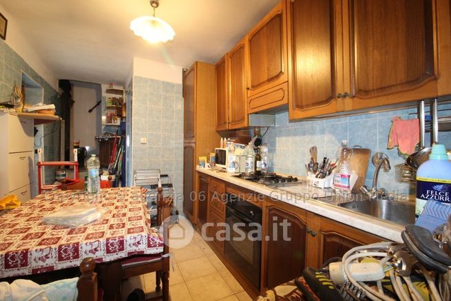 Casa bi/trifamiliare in residenziale in
