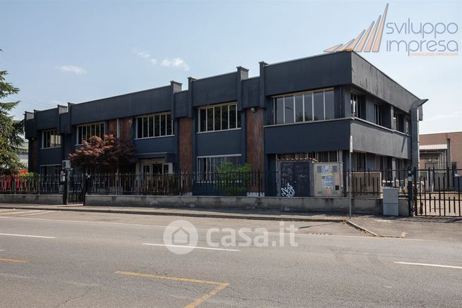 Ufficio in commerciale in Viale Spagna 106