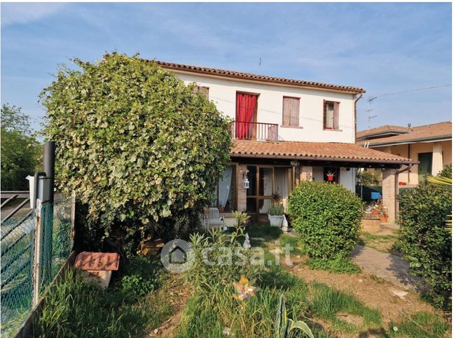 Casa indipendente in residenziale in Via San Rocco 4