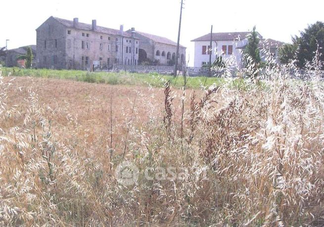 Terreno edificabile in residenziale in Via Roma