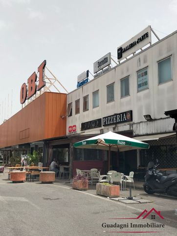 Ufficio in commerciale in Via Cerveteri 34