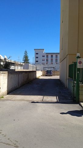 Garage/posto auto in residenziale in Via Carlo Bergamini