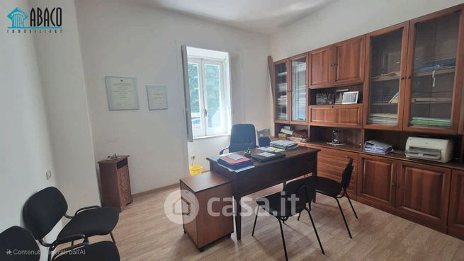 Ufficio in commerciale in Via Cristoforo Colombo 2