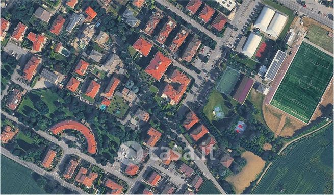 Box/posto auto in residenziale in Via Bravi