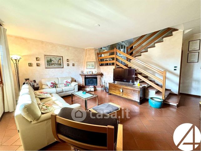 Villetta a schiera in residenziale in Via Provinciale Lucchese 1000