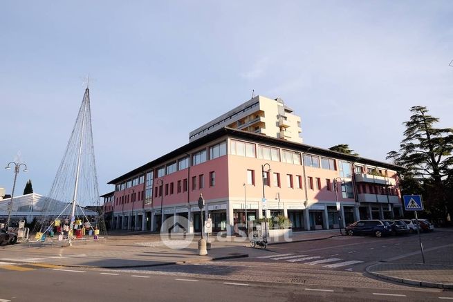 Ufficio in commerciale in 