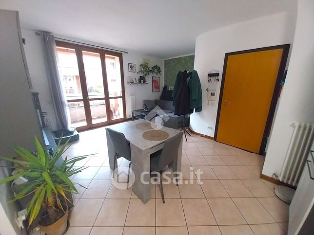 Appartamento in residenziale in Via don Leo Commissari 46