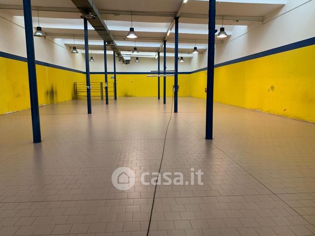 Capannone in commerciale in Via Trento