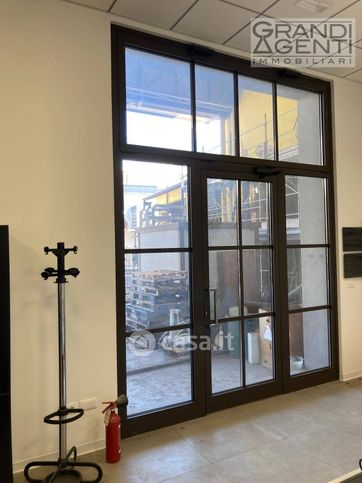 Ufficio in commerciale in Via San Giovanni Lupatoto