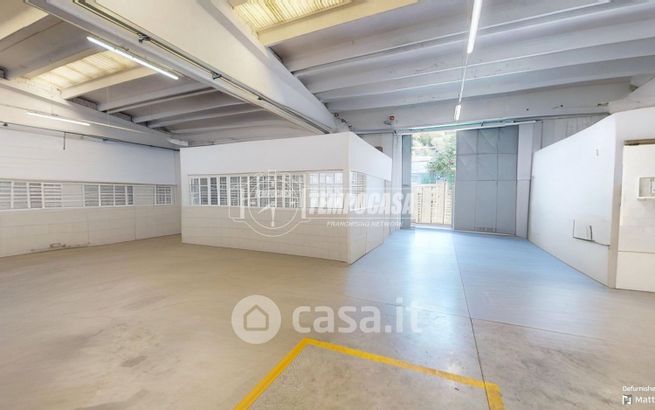 Capannone in commerciale in Regione Parase 5