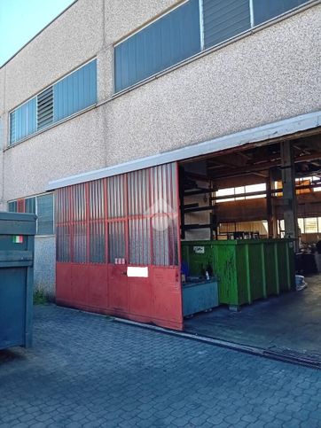 Capannone in commerciale in Via Maestri del Lavoro 5
