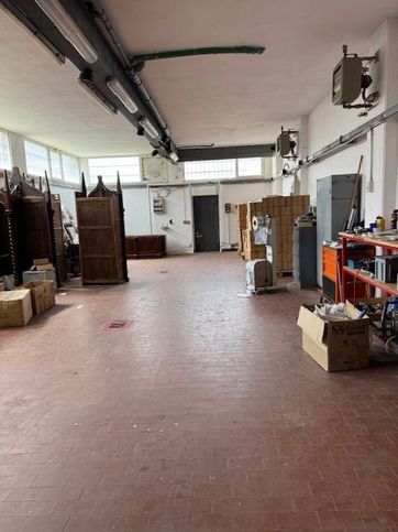 Capannone in commerciale in Strada Statale 1