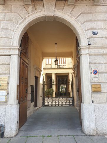 Ufficio in commerciale in Corso Castelvecchio
