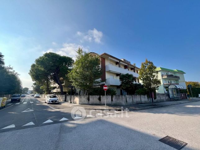 Appartamento in residenziale in Viale San Francesco D'Assisi 23