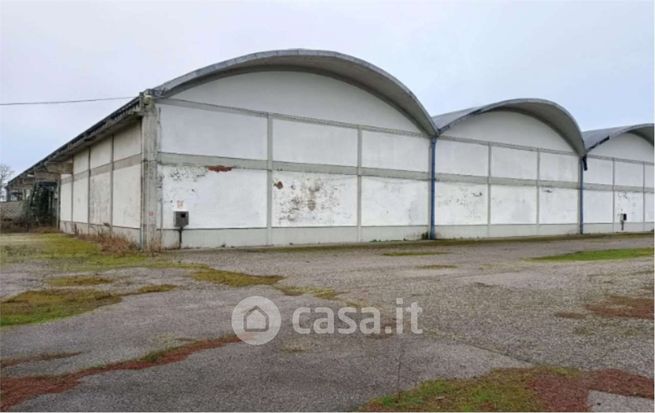 Capannone in commerciale in Via Carlo Eppi