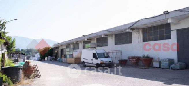Capannone in commerciale in Via Casilina Nord