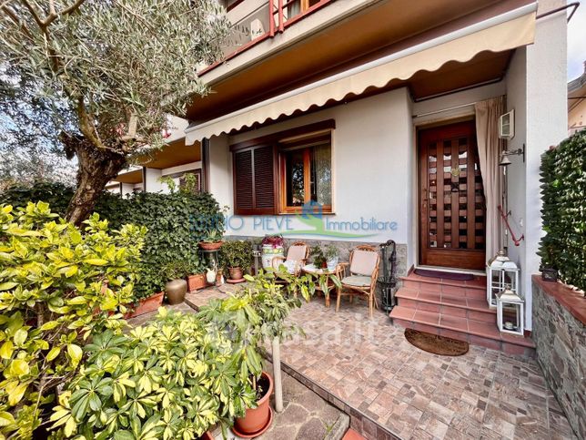 Villetta a schiera in residenziale in Viale Papa Giovanni XXIII