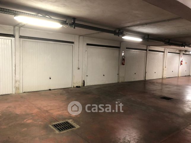 Garage/posto auto in residenziale in Via Simone Simoni