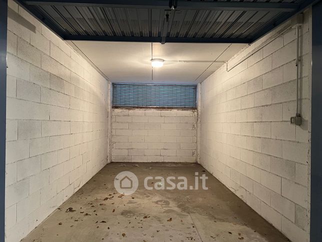 Box/posto auto in residenziale in Via Giacomo Matteotti